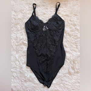 Princess Polly black lace bodysuit SZ Small